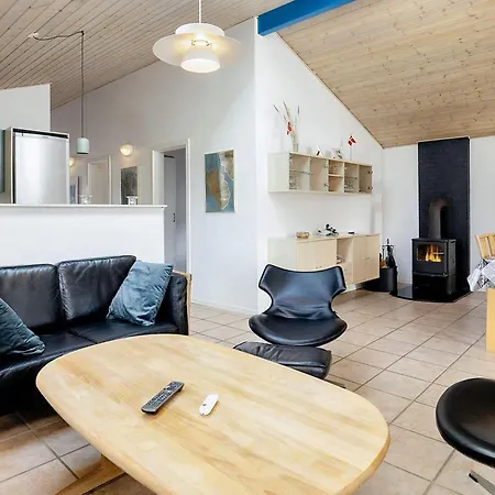 Prázdninový dům Four-bedroom Holiday In Lokken 28