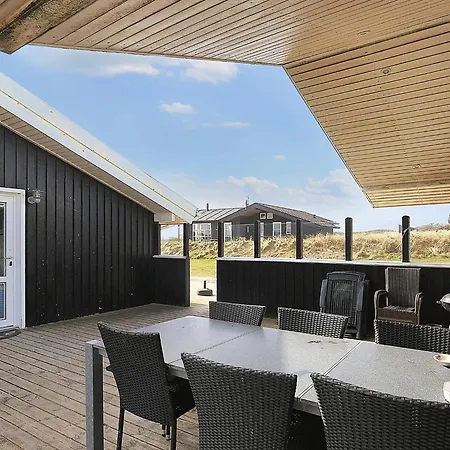 Prázdninový dům Four-bedroom Holiday In Lokken 28